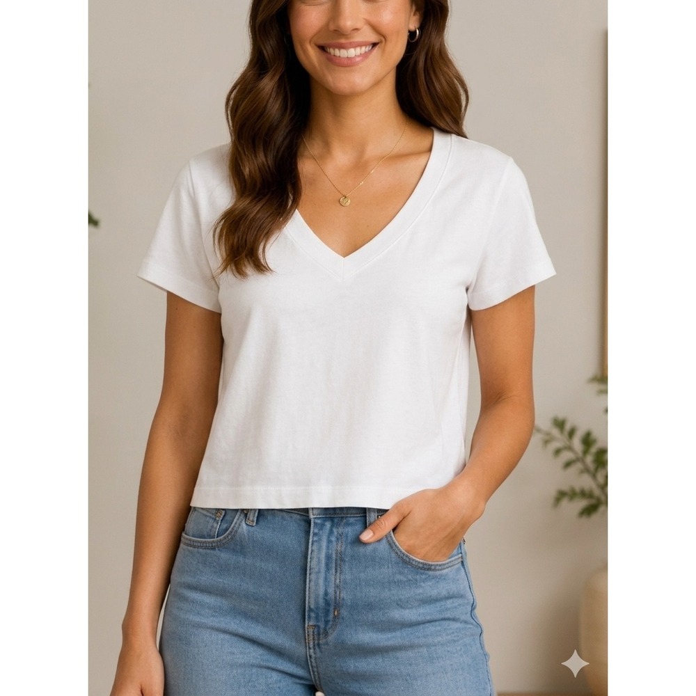 Universal Thread Womens V-Neck Short Sleeve T-Shirt Fresh White Small NEW